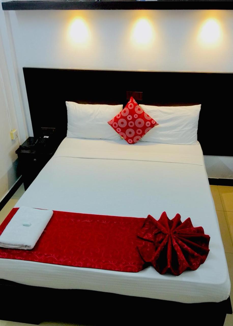 Hotel Nelly Vavuniya Buitenkant foto