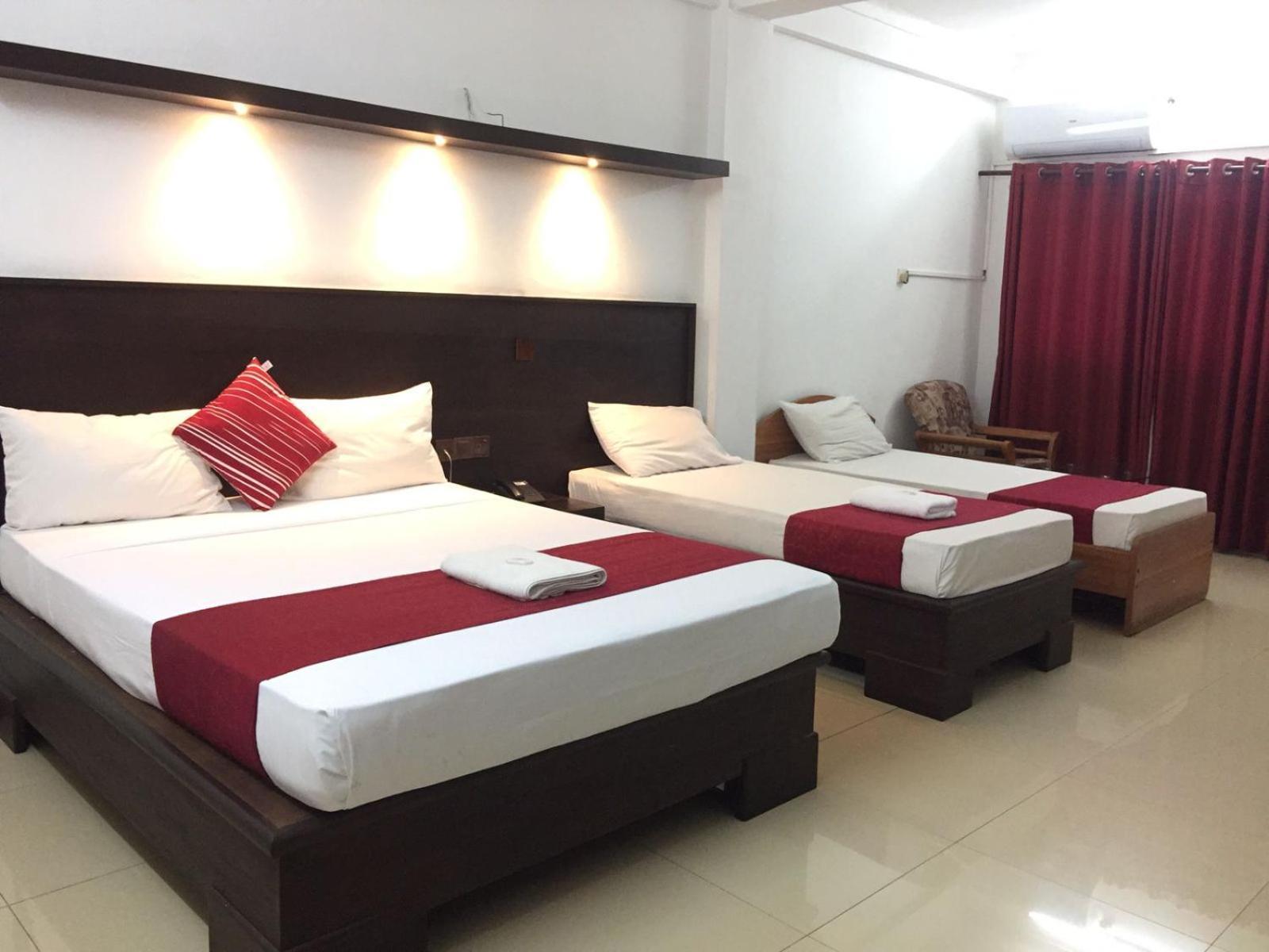 Hotel Nelly Vavuniya Buitenkant foto