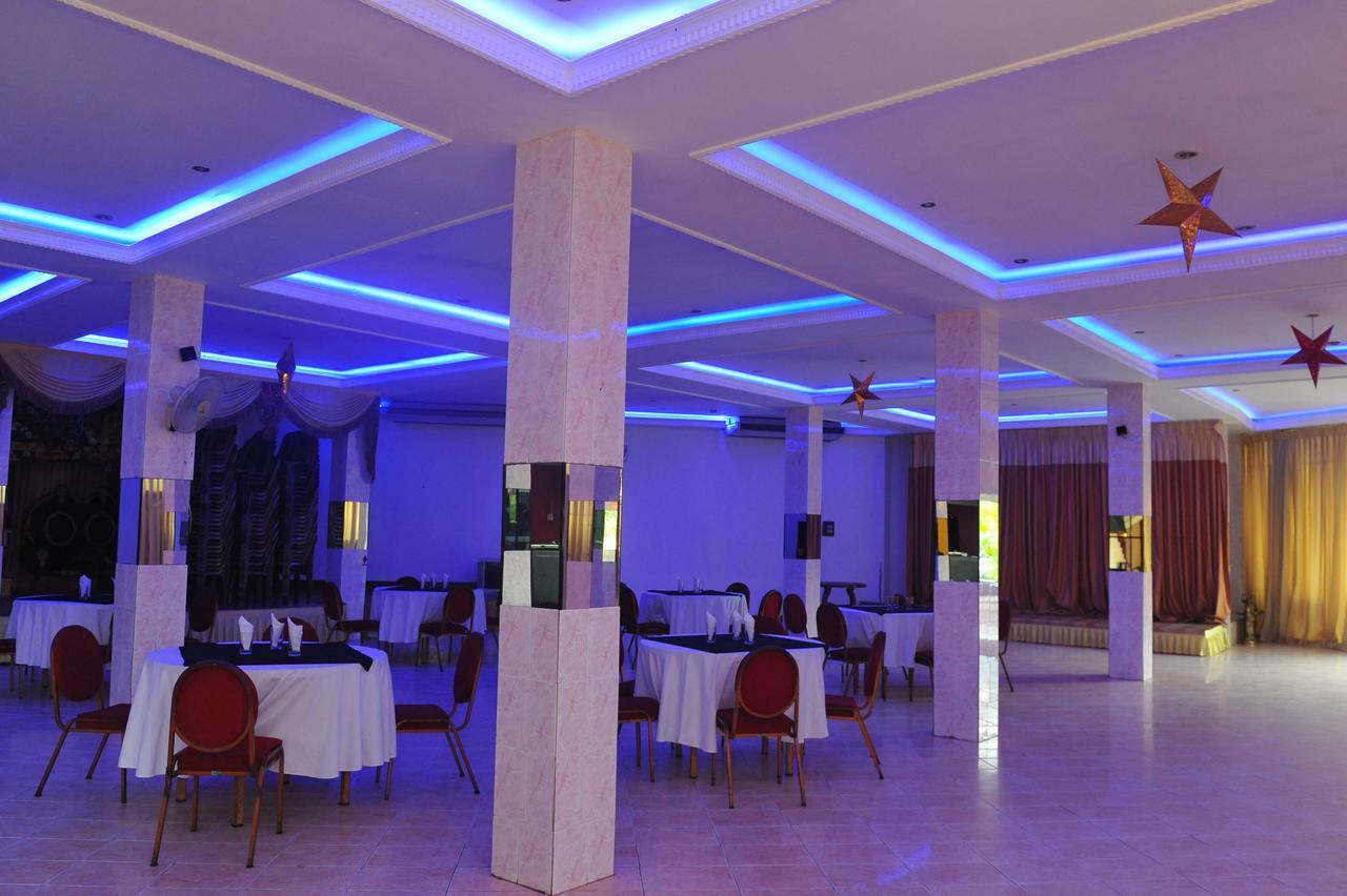 Hotel Nelly Vavuniya Buitenkant foto