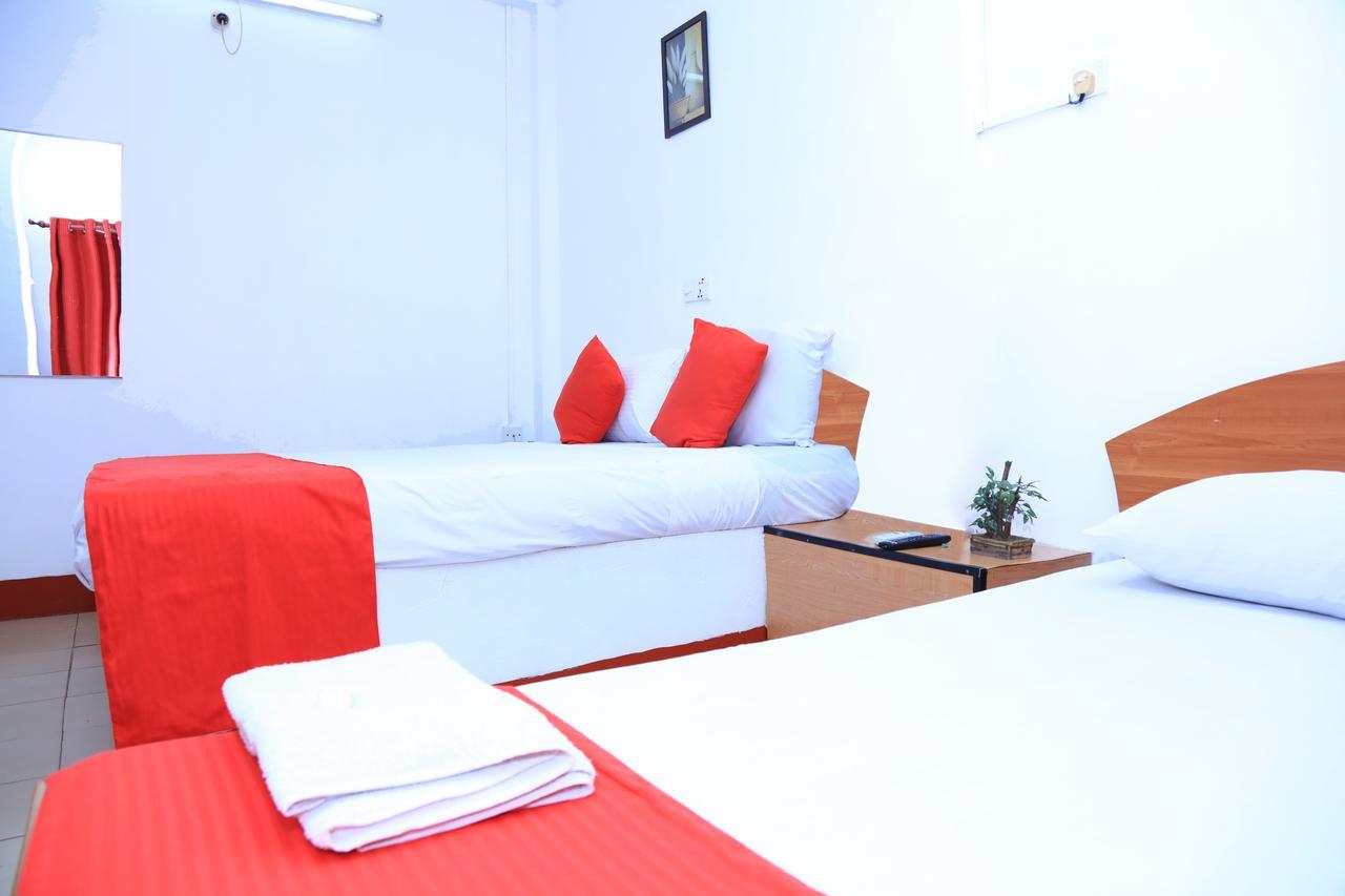 Hotel Nelly Vavuniya Buitenkant foto
