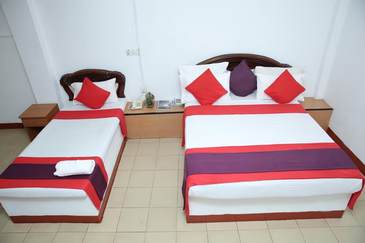 Hotel Nelly Vavuniya Buitenkant foto